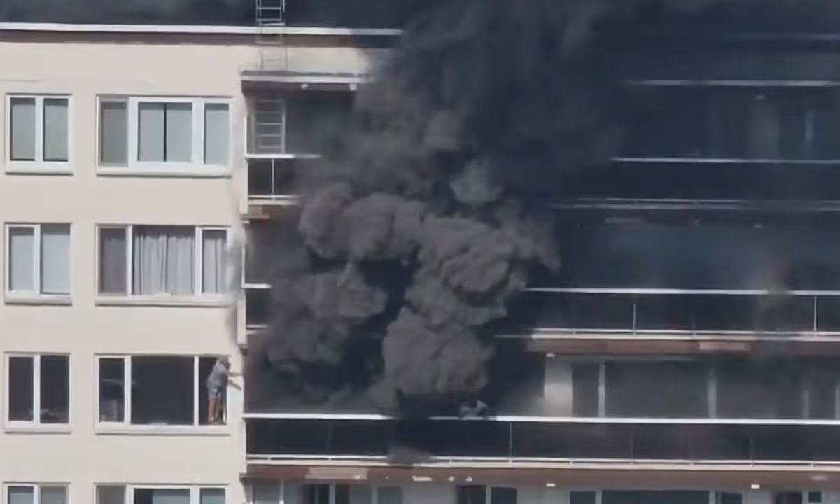 Αμβέρσα: Τουλάχιστον πέντε νεκροί από την πυρκαγιά στη δεκαώροφη πολυκατοικία – Δεκάδες τραυματίες
