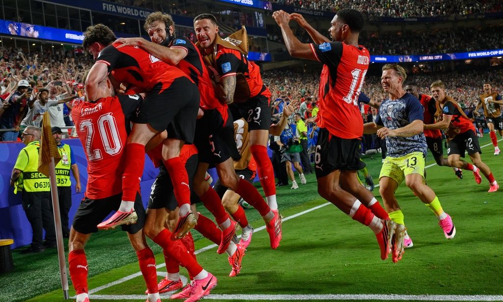Αυστρία: Ο πρόεδρος ζήτησε τα παιδιά να κοιμηθούν αργά για να δουν την εθνική στο Μουντιάλ