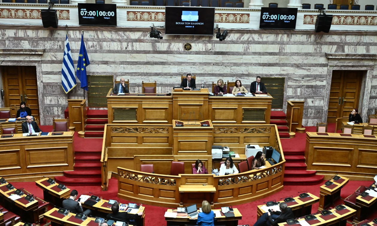 Στη Βουλή σήμερα το νομοσχέδιο για την ίση αμοιβή ανδρών και γυναικών – Όλες οι διατάξεις