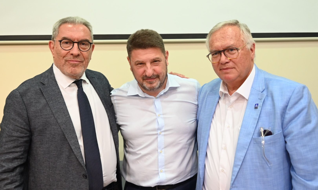 Εξελέγη το νέο προεδρείο του Περιφερειακού Συμβουλίου Αττικής – Πρόεδρος ο Χρήστος Γώγος