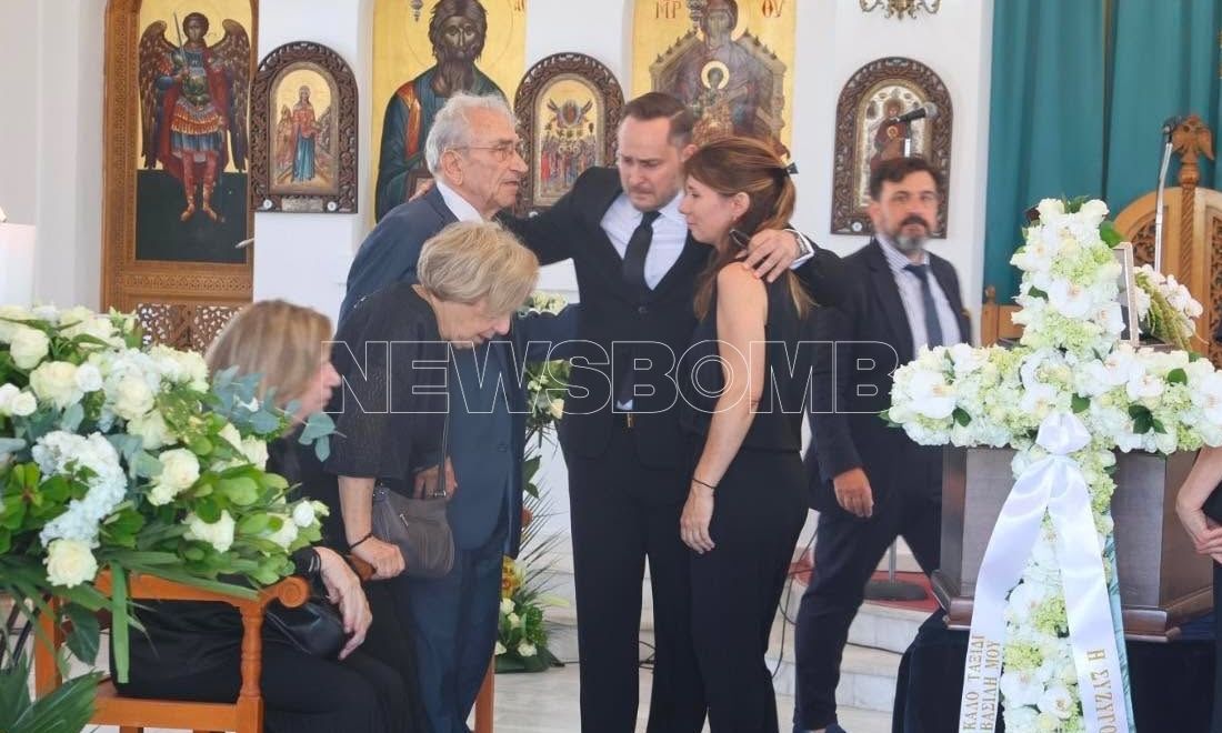 Βασίλης Λεβέντης: Σήμερα το τελευταίο αντίο – Ξέσπασε σε κλάματα ο γιος του