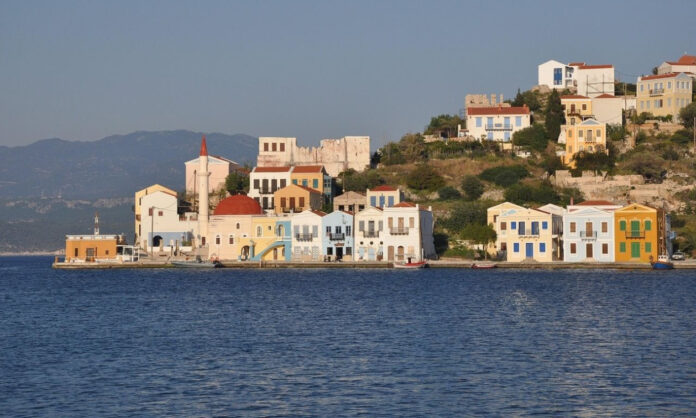 1747482-ddb6714c-kastelorizo-synedrio.jpg