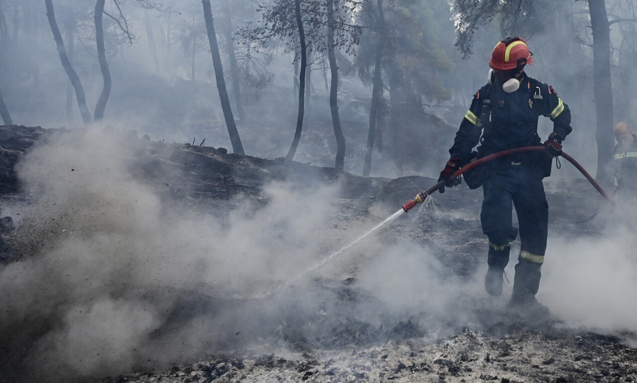 Ρόδος: Υπό έλεγχο η πυρκαγιά κοντά στο χωριό Κοσκινού – Φόβοι για αναζωπυρώσεις