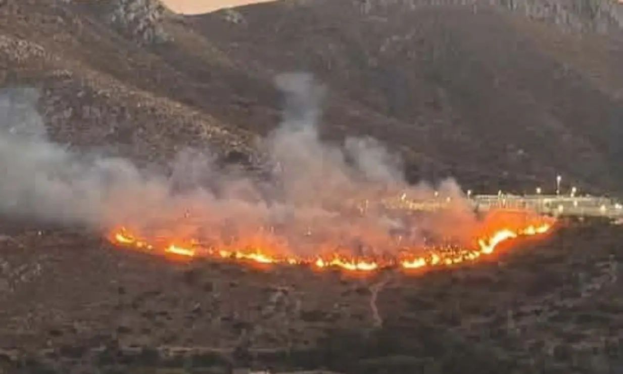 Φωτιά τώρα στη Λέρο: Σε εξέλιξη η πυρκαγιά κοντά στον Ξηρόκαμπο – Επιχειρούν επίγειες δυνάμεις