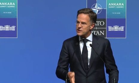 Ρούτε: Το ΝΑΤΟ θα αυξήσει τις αμυντικές δαπάνες και τις βάσεις