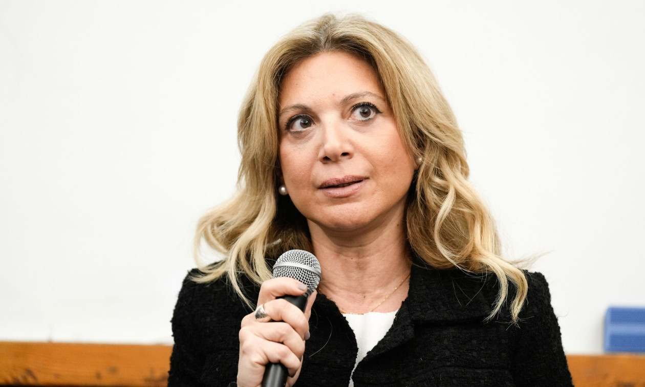 Επιμένει η Καρυστιανού για δήθεν ανεμογεννήτριες στα καμένα παρά τις διαψεύσεις Παπασταύρου
