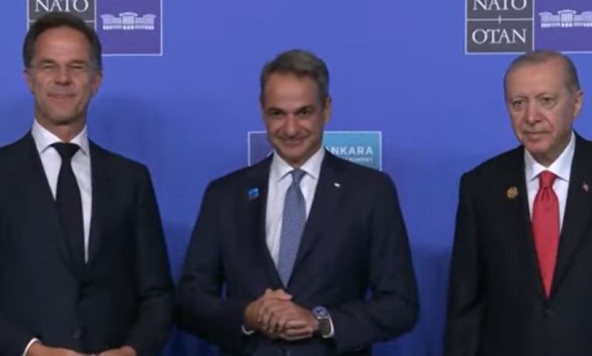 Ανάμεσα στον Τραμπ και τον Ερντογάν: Η δύσκολη διπλωματική εξίσωση του Μητσοτάκη στο ΝΑΤΟ