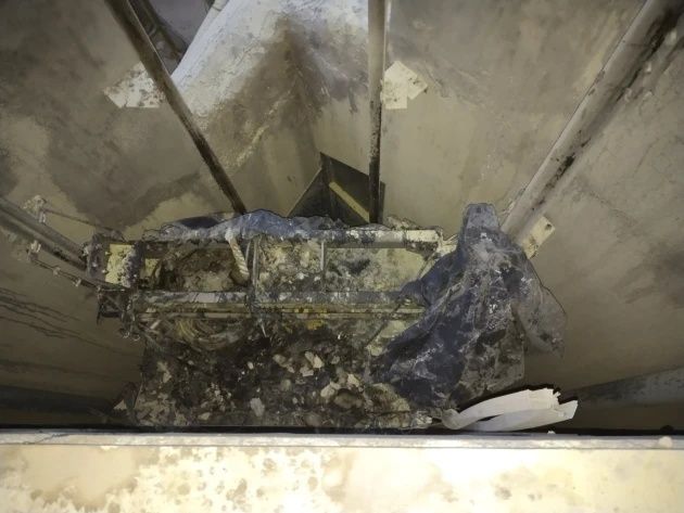ΠΑΓΝΗ: Φωτιά στο ασανσέρ των ακαθάρτων – Καταγγελίες από το σωματείο εργαζομένων