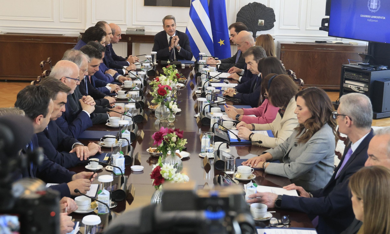 Τάσεις MRB:  Τι λένε οι πολίτες για τους υπουργούς  – Πρώτος ο Δένδιας, δεύτερος ο Πιερρακάκης