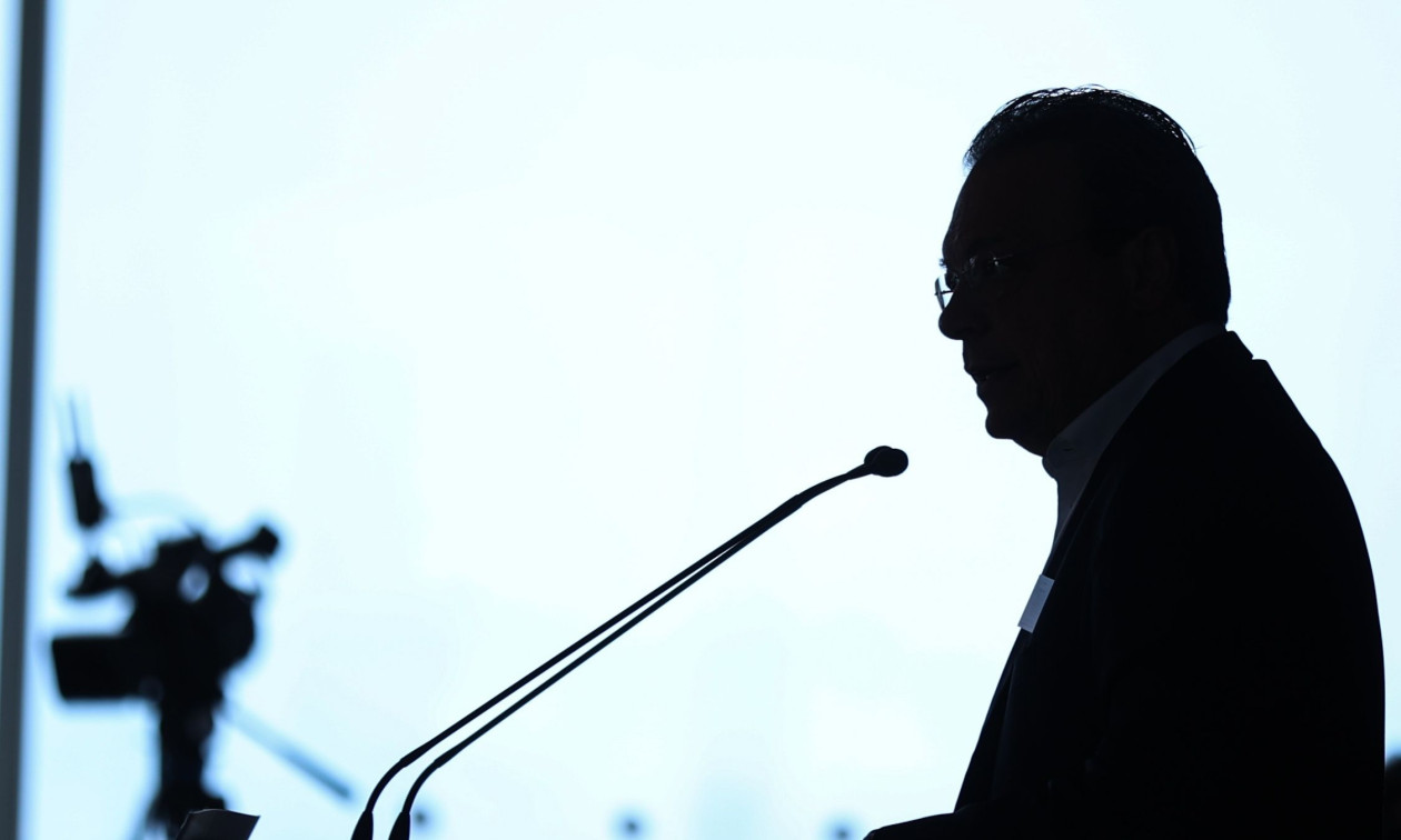 Βουτιά στο άγνωστο για ΣΥΡΙΖΑ: Η ετεροχρονισμένη παραίτηση Φάμελλου και η νέα κόντρα για ΠΓ και ΚΕ