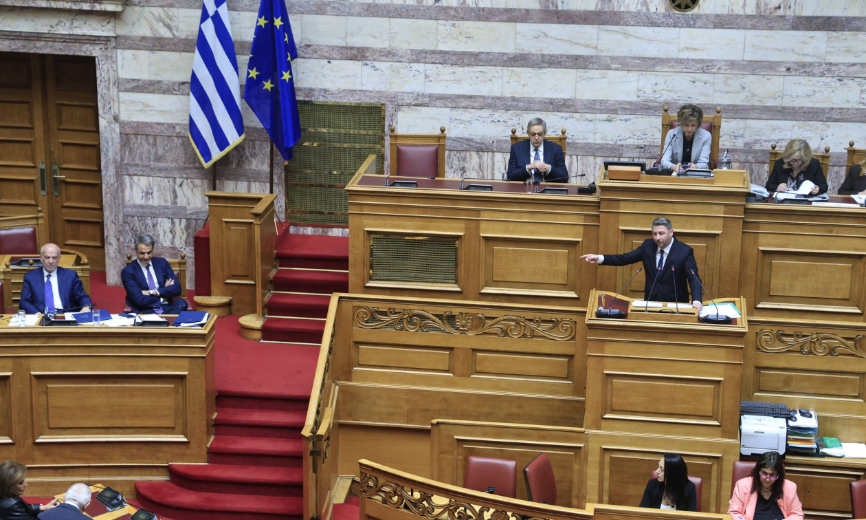 Μητσοτάκης – Ανδρουλάκης στη Βουλή για την ακρίβεια – Δείτε live