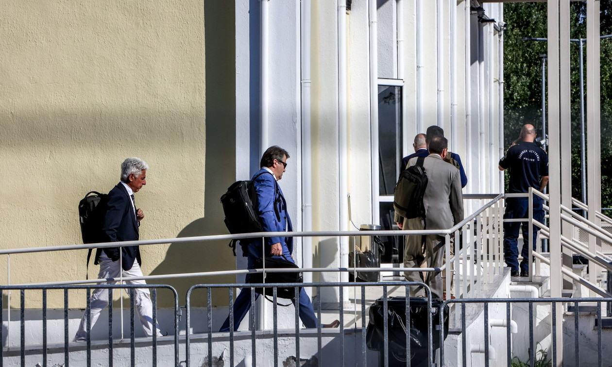 Δίκη για τραγωδία στα Τέμπη: Μόνο 8 από τους 36 κατηγορούμενους στο εδώλιο
