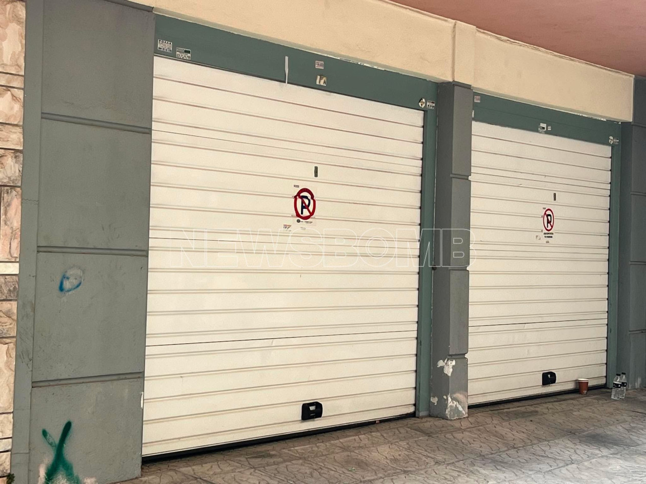 Πειραιάς: Σε κλειστό γκαράζ, είχαν αναμμένη τη μηχανή για να δουλεύει το aircondition