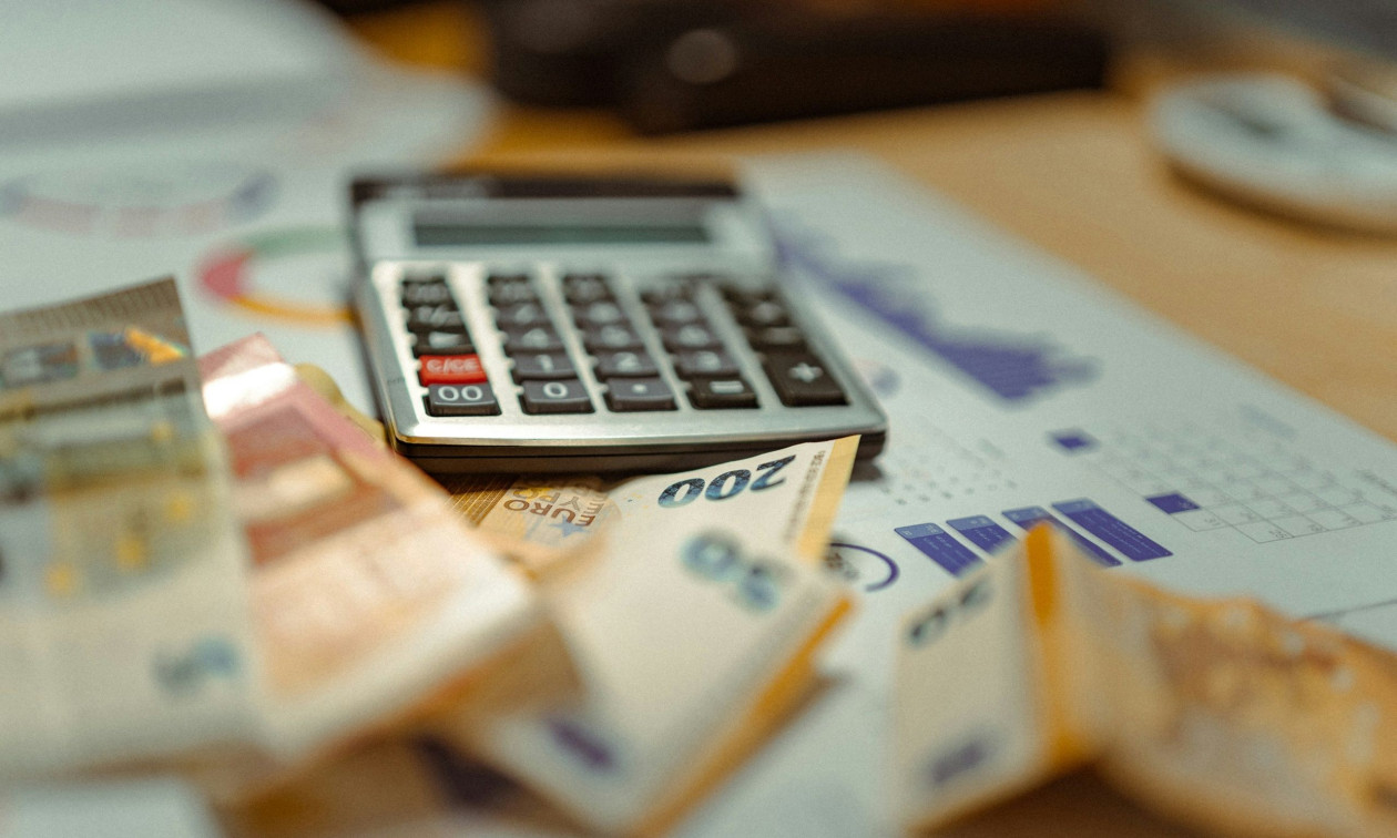 Απάτη «καρουζέλ» 46,9 εκατ. ευρώ εντόπισε η Ευρωπαϊκή Εισαγγελία – Έφοδοι σε Αττική και Καστοριά