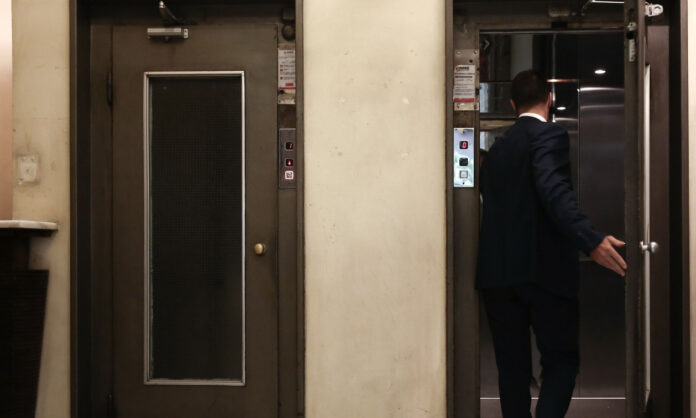 1750266-elevator.jpg