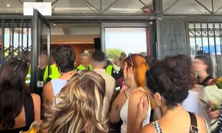 ΑΠΘ: Άφησαν συγγενείς φοιτητών εκτός ορκωμοσίας – Απαιτούνταν πρόσκληση με QR για να εισέλθουν