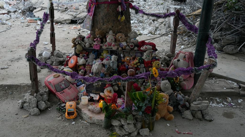 Βενεζουέλα: Εθελοντές έφτιαξαν τούρτα 7,7 μέτρων για τα παιδιά της σεισμόπληκτης Γουάιρα