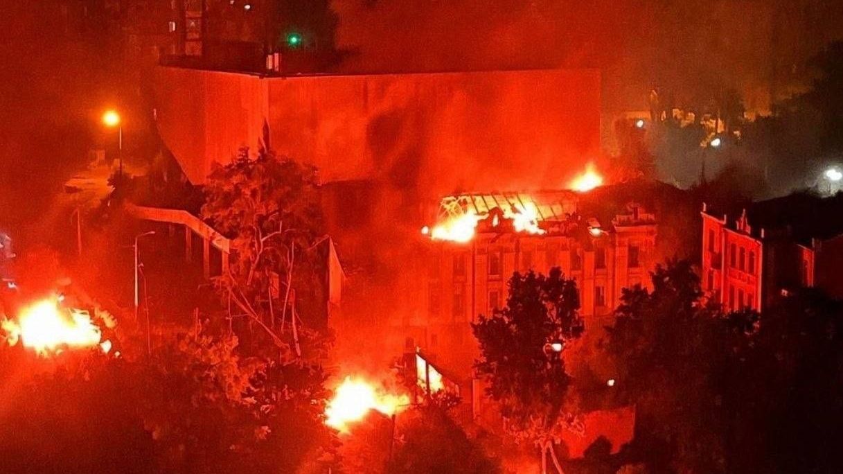 Κίεβο: Σφοδρές ρωσικές επιθέσεις – Βαλιστικοί πύραυλοι χτύπησαν την πόλη