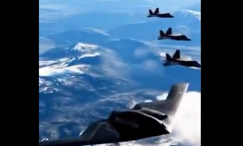 Βίντεο με βομβαρδιστικό B-2 και F-22 ανάρτησε σύμβουλος του Τραμπ – Η επιλογή της «Nessun Dorma»