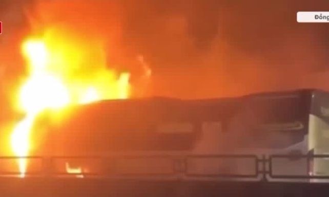 Τραγωδία στο Βιετνάμ: Λεωφορείο τυλίχτηκε στις φλόγες – Επτά νεκροί