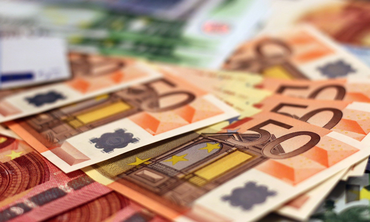 Eurostat: Η Ελλάδα πρώτη στην ΕΕ στη μείωση του δημόσιου χρέους