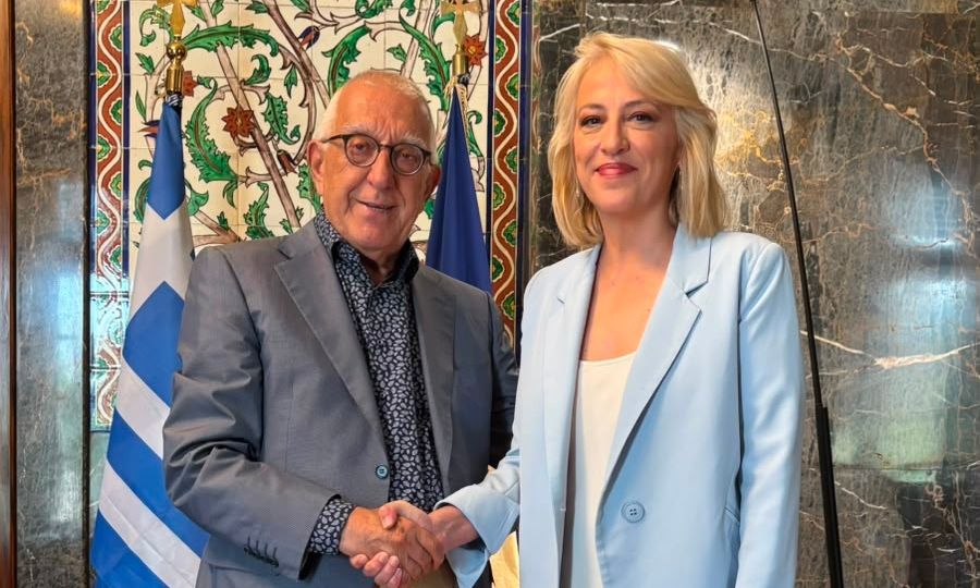 Δούρου προς Κακλαμάνη: Θα δώσουμε μάχη απέναντι στην απαξίωση των κοινοβουλευτικών θεσμών