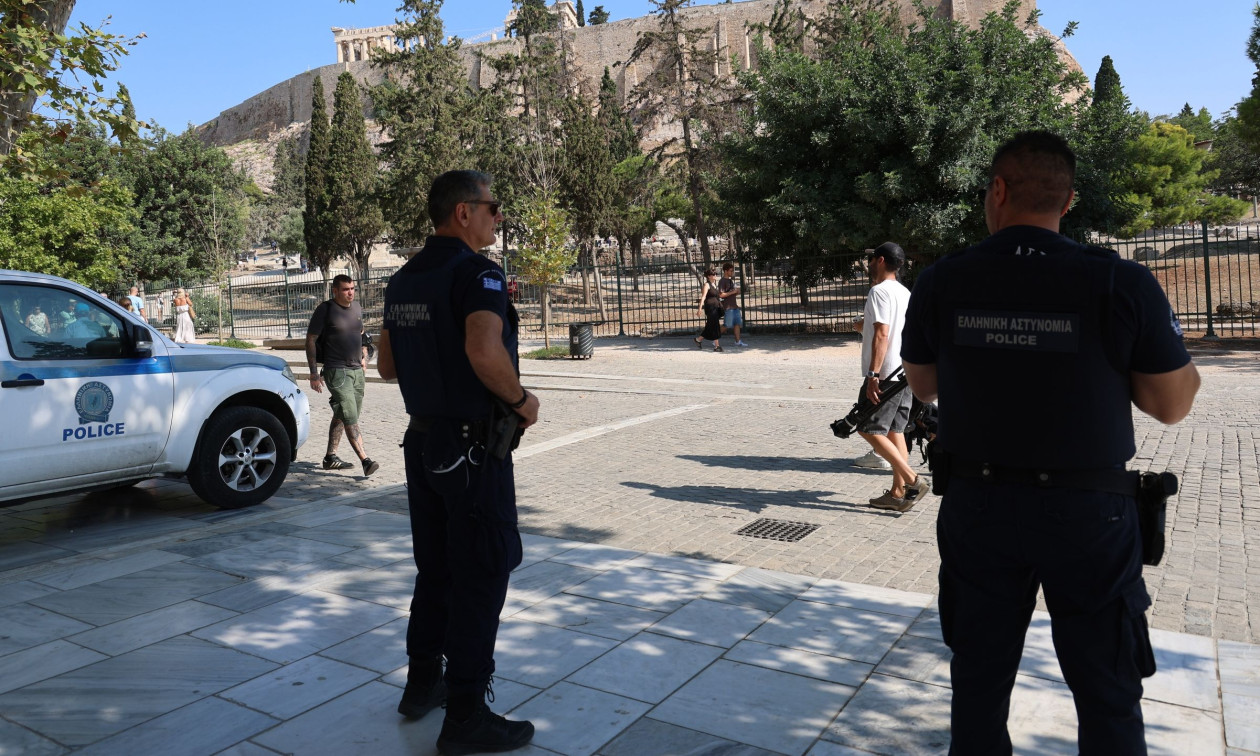 Ακρόπολη – επίθεση με μαχαίρι: Ποινική δίωξη για απόπειρα ανθρωποκτονίας στον 60χρονο