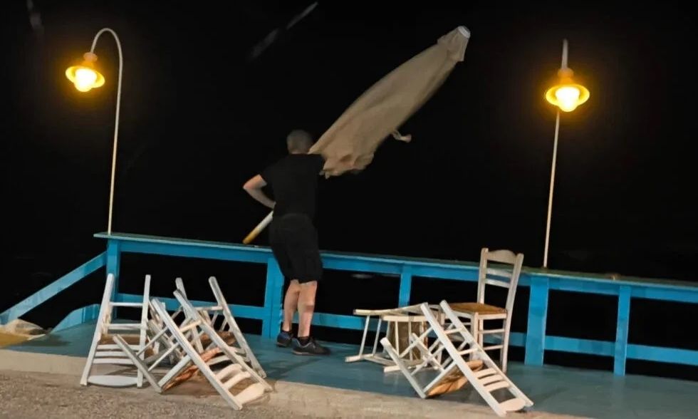 Κακοκαιρία στην Κέρκυρα: Ξεριζωμένα δέντρα και κλειστοί δρόμοι