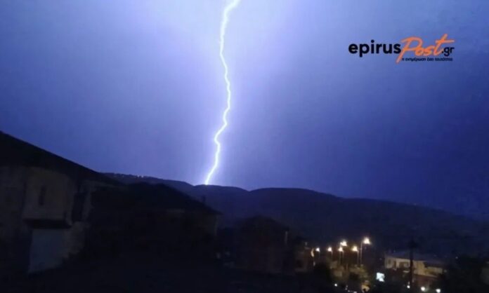1751433-a8de8c20-ioannina-astrapi.jpg