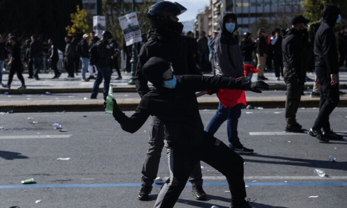1751482-d1b40596-tempi-molotov.jpg