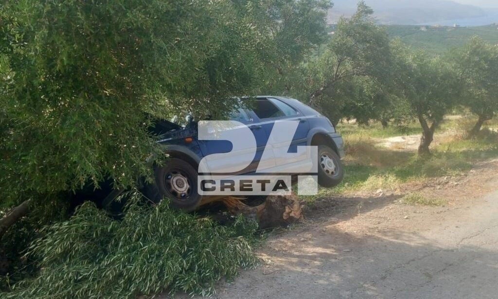 Χανιά: Σοβαρό τροχαίο στα Ποντικιανά – Αυτοκίνητο καρφώθηκε σε ελιά, εγκλωβίστηκαν δύο άτομα