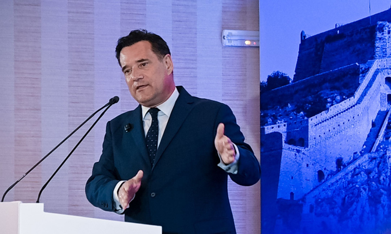 Δημόσια συγγνώμη Άδωνι Γεωργιάδη για το περιστατικό με τον 87χρονο στο Ιπποκράτειο