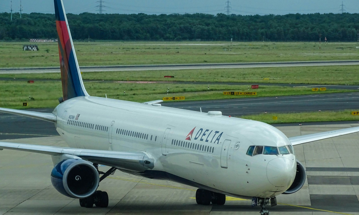 Πτήση της Delta δέχθηκε προειδοποίηση για εκτοξευτήρα πυραύλων