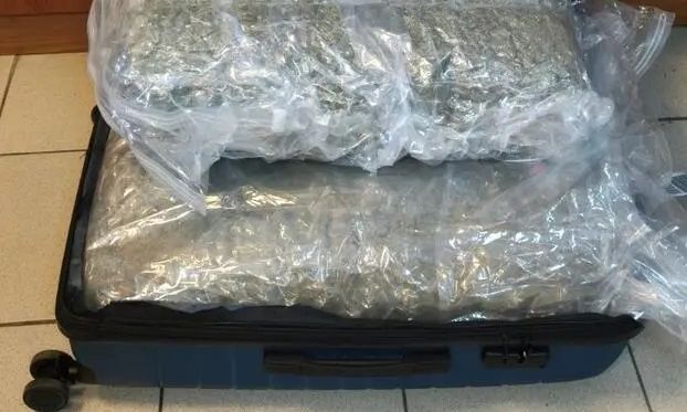 Ηράκλειο: Συνελήφθη 22χρονη στο αεροδρόμιο με 20 κιλά χασίς – Διεθνές κύκλωμα «βλέπουν» οι Αρχές