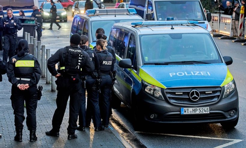 Γερμανία: Αυτοκινούμενο τροχόσπιτο παρέσυρε οχήματα – 34 τραυματίες και ζημιές… 350.000 ευρώ