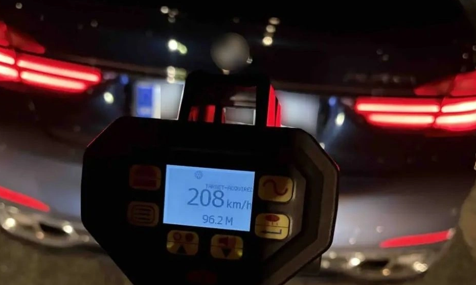 Μέγαρα: Συνελήφθη 29χρονος που έτρεχε με 208 χλμ/ώρα στην Εθνική Οδό
