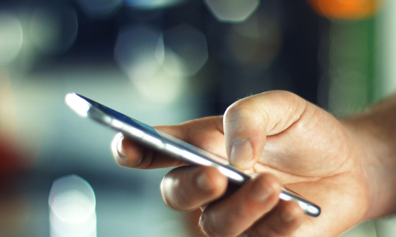Voucher έως 70 ευρώ για smartphone: Οι δικαιούχοι – Πώς θα το πάρετε