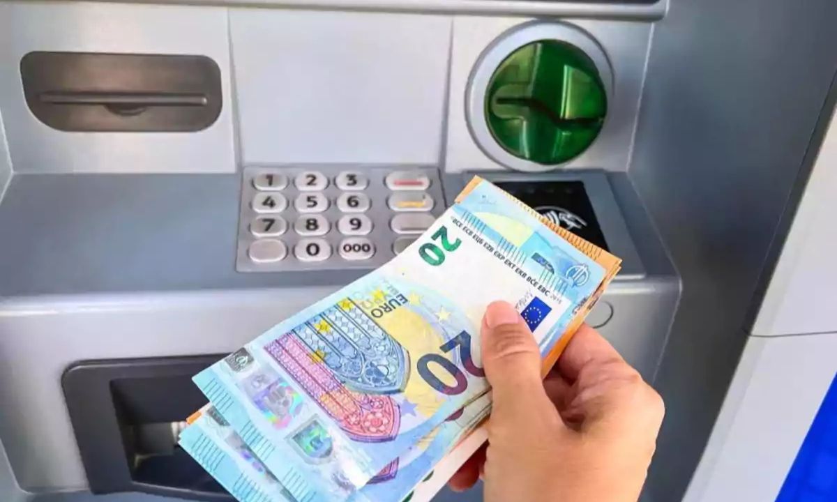 Συντάξεις και επιδόματα: Όλες οι πληρωμές έως τις 31 Ιουλίου – Αναλυτικά οι ημερομηνίες