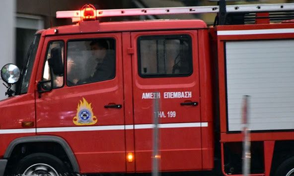Άνω Λιόσια: Συναγερμός στην Πυροσβεστική για φωτιά σε πάρκινγκ σπιτιού