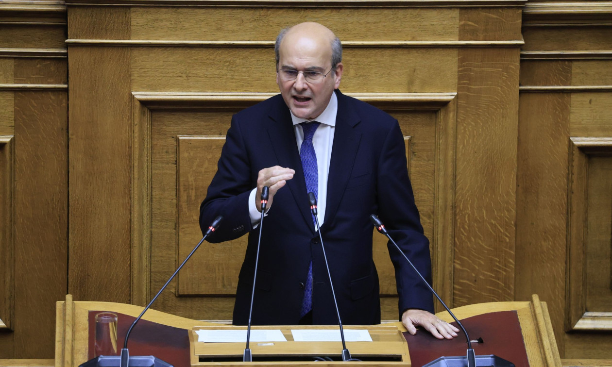 Χατζηδάκης για αναθεώρηση: Είναι λογικό να μη στηρίζονται οι προτάσεις για τη Σημαία και τη Γλώσσα;