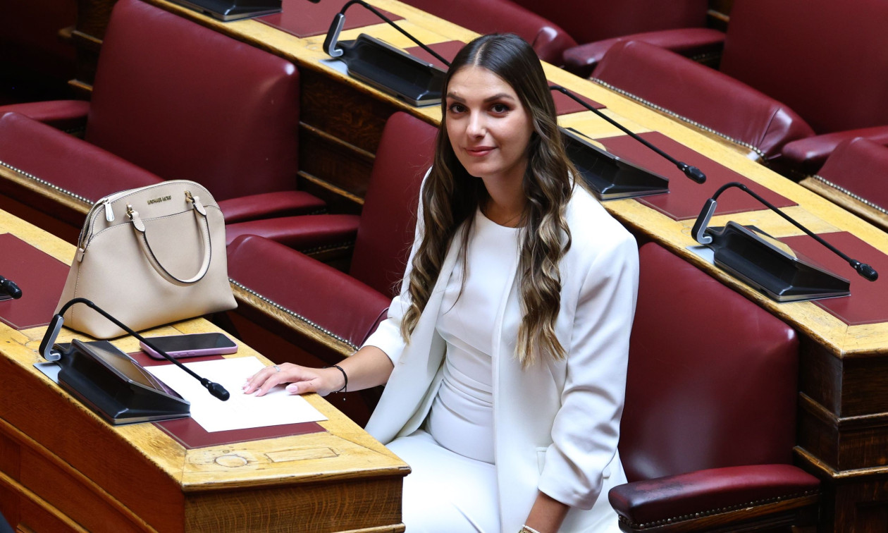 Παραιτήθηκε από τους Δημοκράτες και η νεότερη βουλευτής Μυρτώ Κοροβέση-Φήμες για μεταγραφή στο ΠΑΣΟΚ