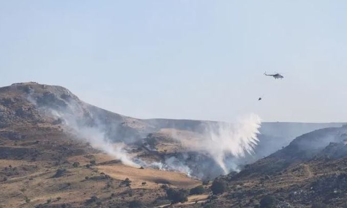 Κρήτη: Μεγάλη φωτιά τώρα στα Φαβριανά Ηρακλείου – Σηκώθηκαν 2 εναέρια