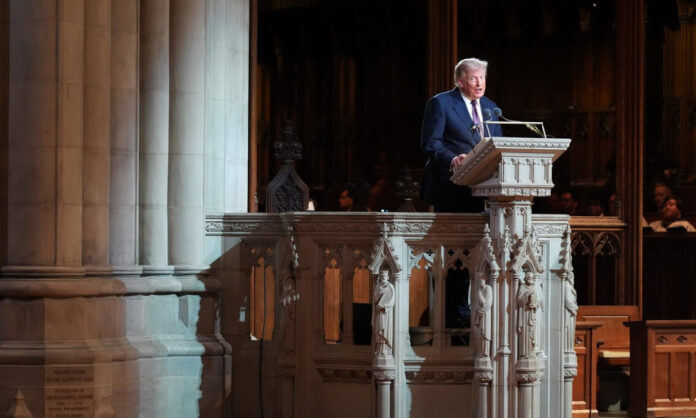 1752996-49765b8a-trump-graham-funeral.jpg