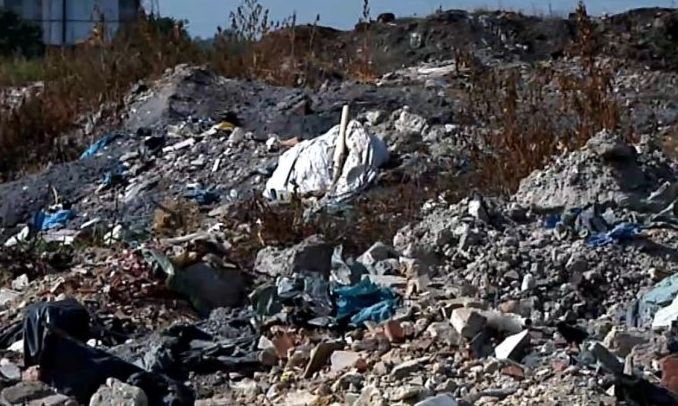 Σιγοκαίει για τρεις μήνες η χωματερή στη Σίνδο – Φόβοι για ρύπανση και επιπτώσεις στην υγεία