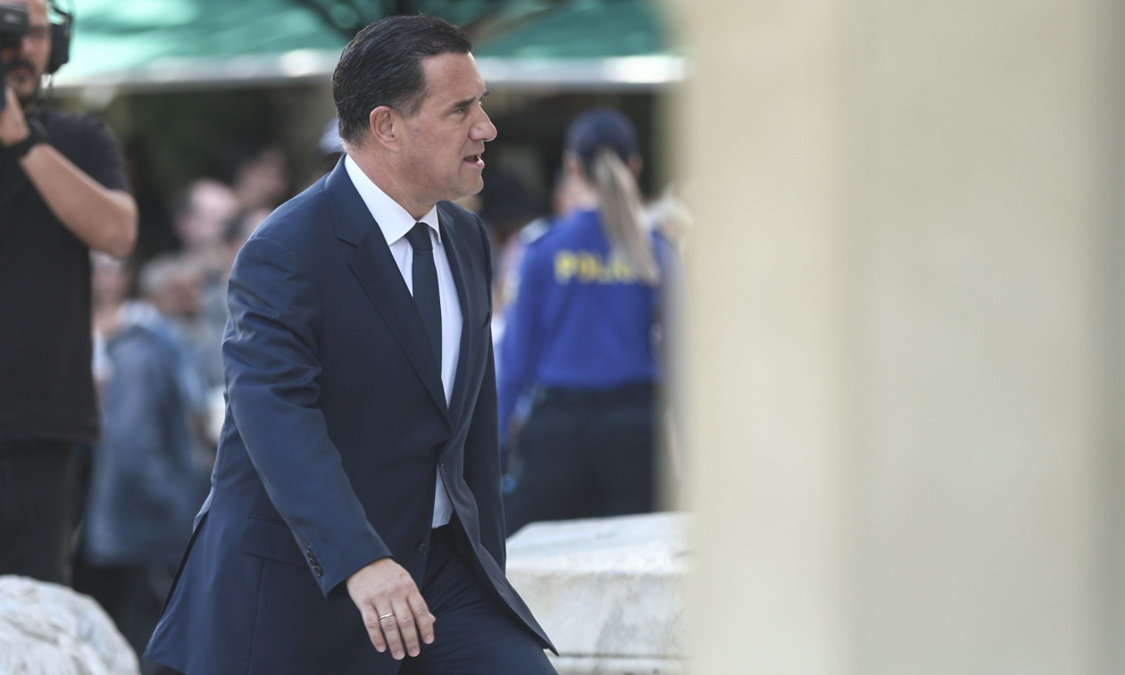 Πολίτες στη Λήμνο αρνήθηκαν να δώσουν το χέρι στον Γεωργιάδη – Η αντίδραση του υπουργού Υγείας