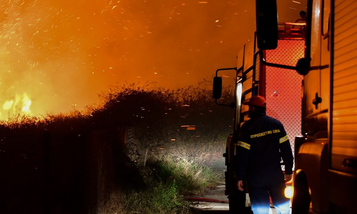 Αχαΐα: Φωτιά στην περιοχή Φλόκα – Ήχησε το 112
