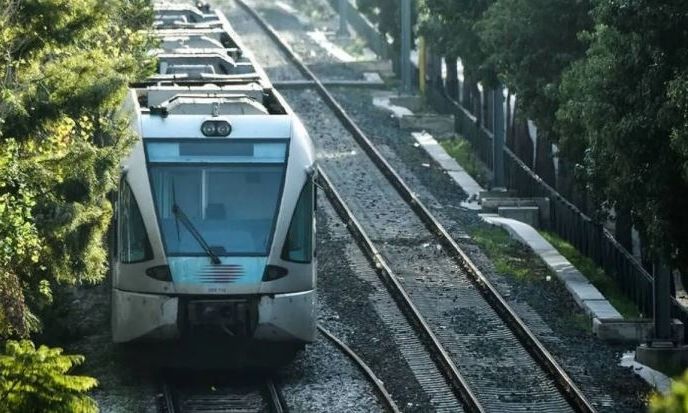 Μέγαρα: Νεκρή γυναίκα από αμαξοστοιχία του Προαστιακού – Η ανακοίνωση της Hellenic Train