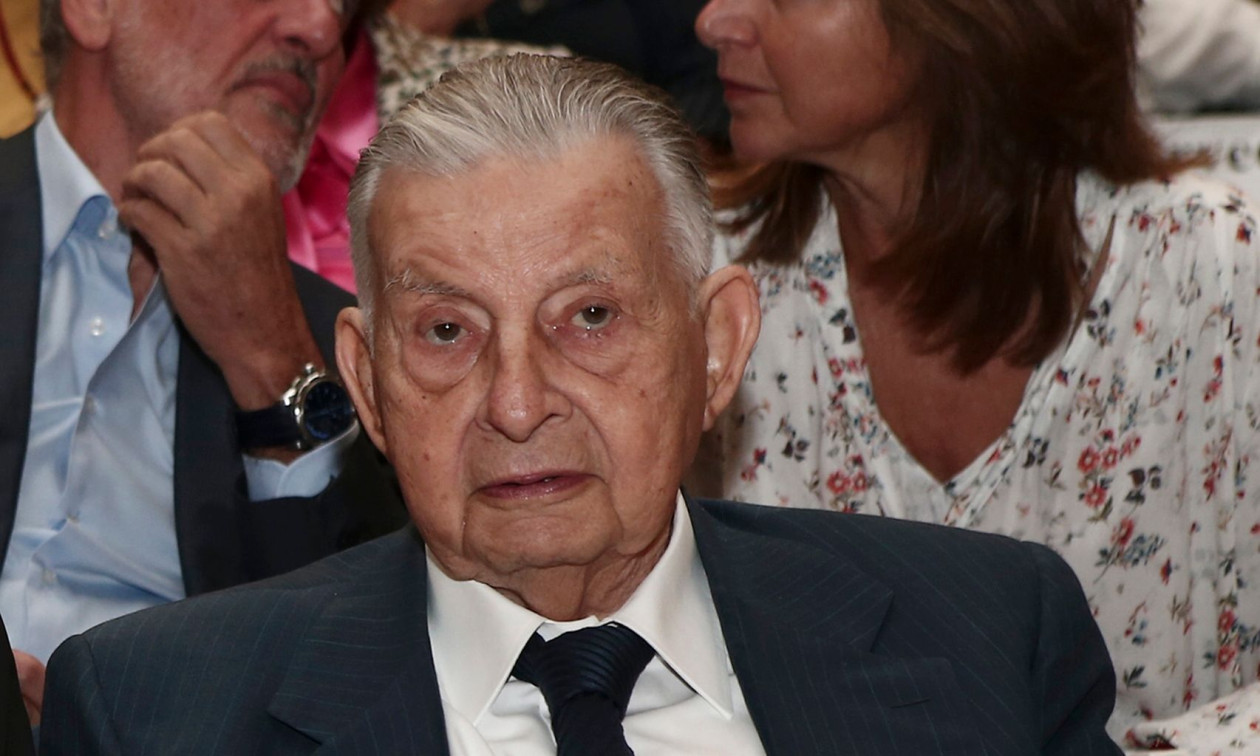 Δένδιας για Βαρβιτσιώτη: «Υπήρξα  ευγνώμων αποδέκτης των συμβουλών και των παραινέσεών του»