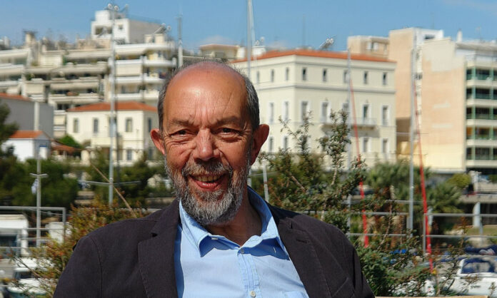 1753995-52096170-mpelabilas-nikos.jpg