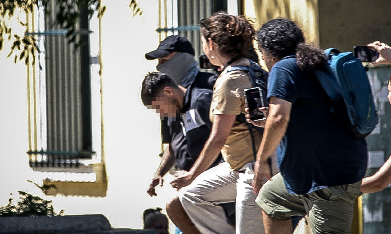 Δολοφονία Βρετανίδας στην Κυψέλη: Στον ανακριτή σήμερα ο 26χρονος – Επιμένει ότι τη βρήκε νεκρή